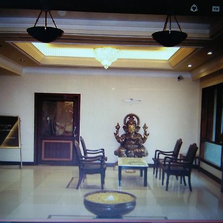 Veena Regency Hotel Chas Luaran gambar